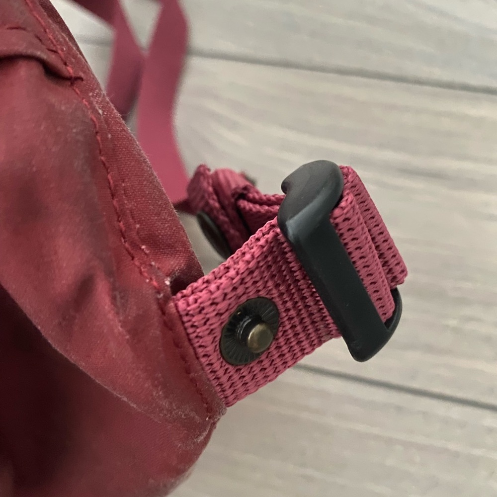 Fjallraven Kånken Deep Red Backpack - Picture 7 of 8